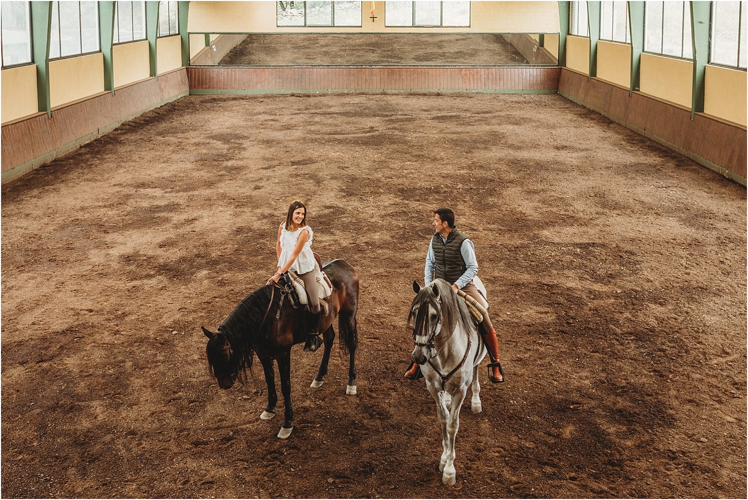 Sesión fotográfica preboda a caballo en Los Molinos