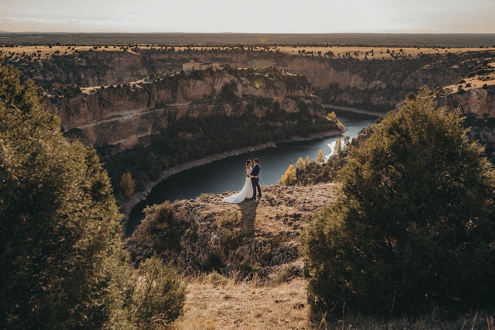 Sesión de fotos de recién casados en las Hoces del río Duratón